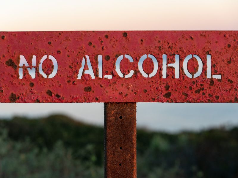 A post of 'no alcohol'.