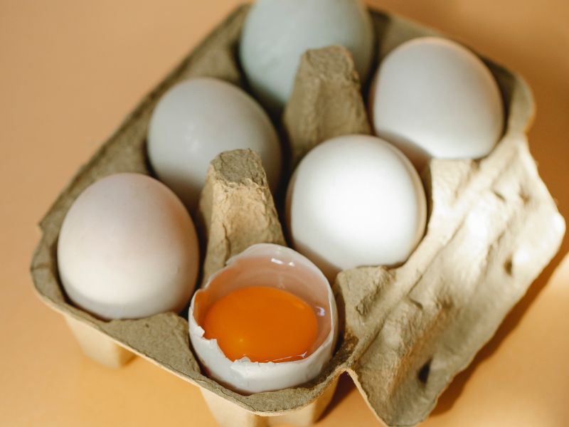 Whole eggs in crate